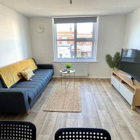 Central, Bright & Spacious Apartment - Parking Included Bournemouth Eksteriør billede